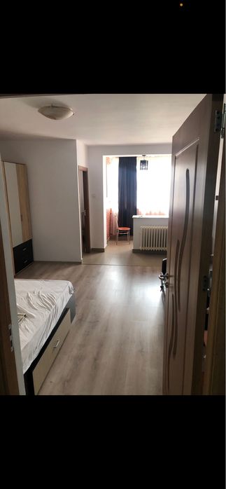 Inchiriez garsoniera