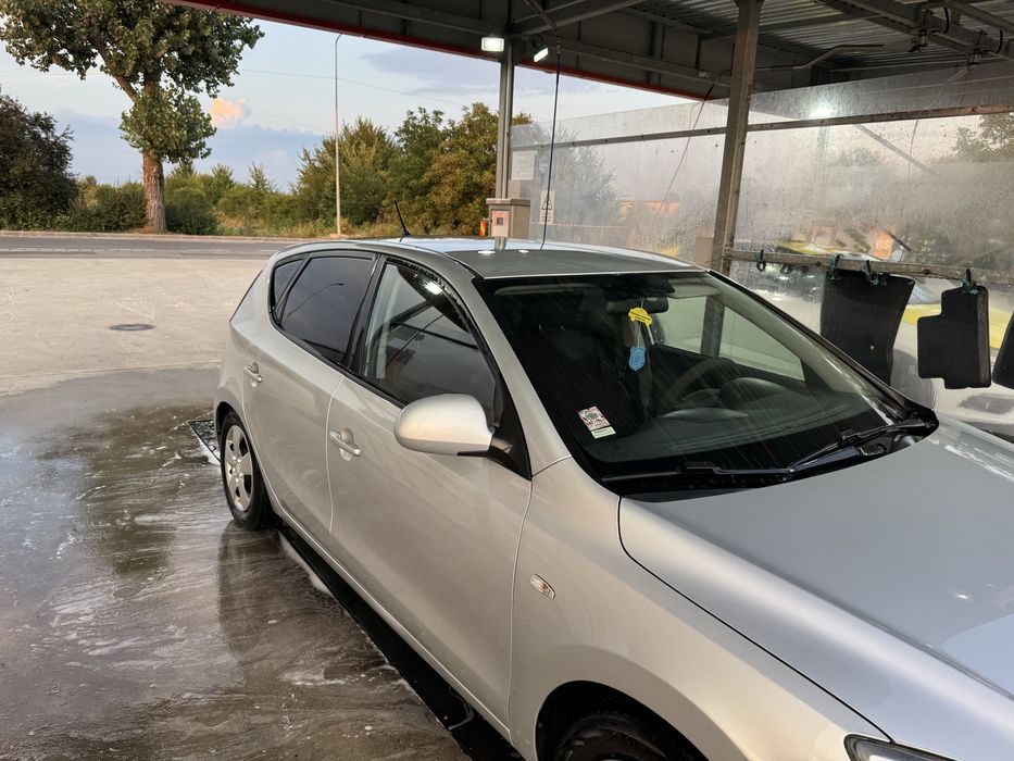Hyundai i30 benzina 1.4 + GPL