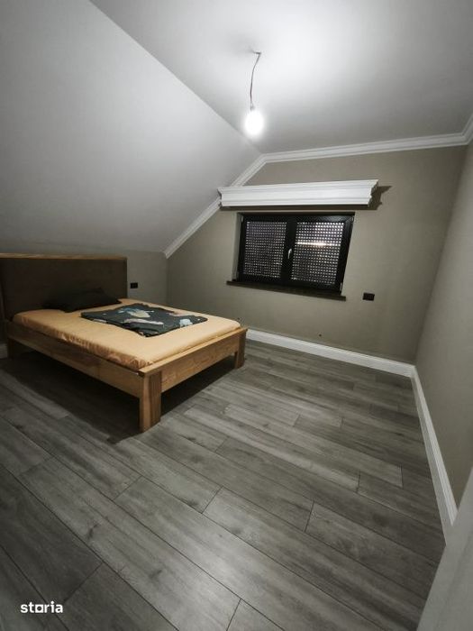 Casa cu 8 camere, 750 mp teren , Radauti