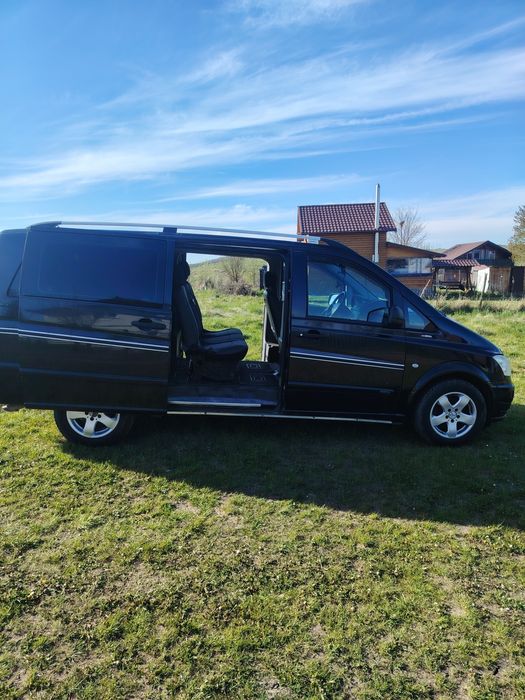 Vând sau Schimb vito V Clase 8+1 2011