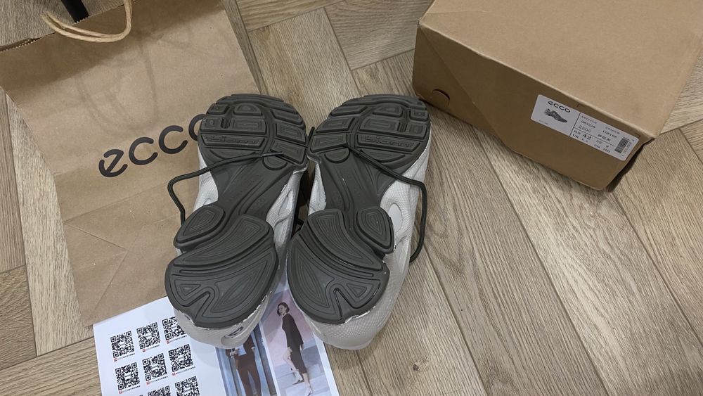 Кроссовки ecco 42 размер новый оригинал