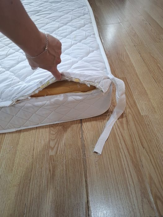 Легло с подматрачна рамка, от икеа и матрак