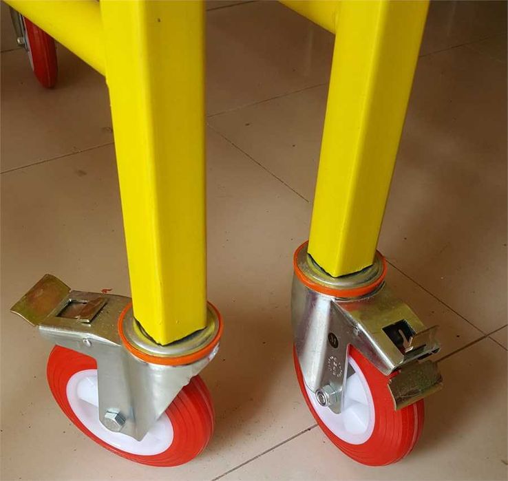 СКЕЛЕ под НАЕМ ПОДВИЖНО с КОЛЕЛА и метални Рамки, на самостоятелни сек