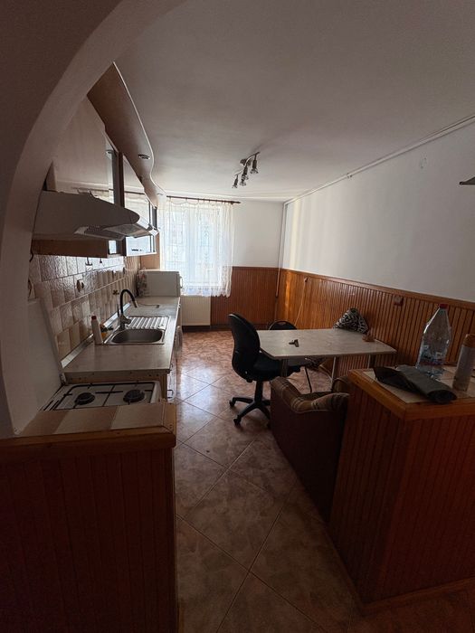 Inchiriez apartament