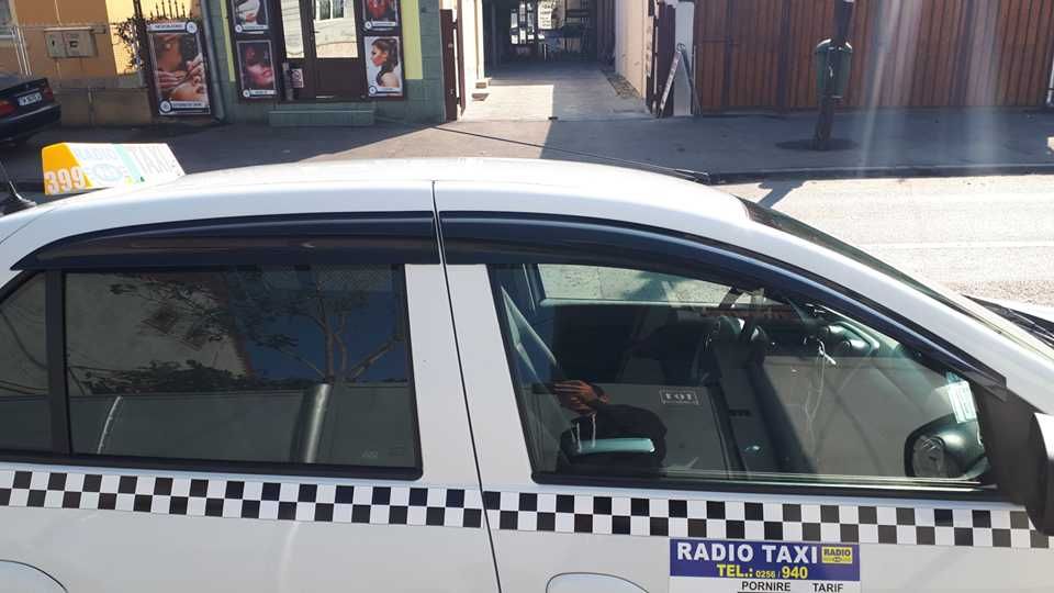 Paravanturi geamuri pentru Dacia Logan 2 cu prindere pe exterior