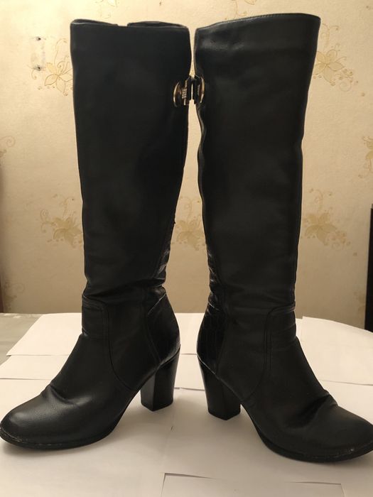 Обувь все по 200 тенге