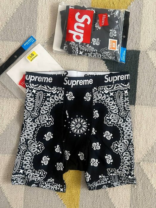 Boxeri Supreme negri cu print paisley alb, mărimile M și L, noi în ambalaj