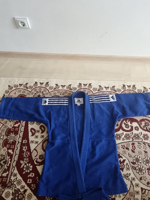 Дзюдо кимона adidas