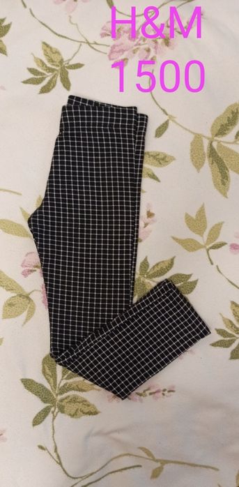 Лосины, шорты, джинсы на 5,5-6,5 лет.Смотреть в карусели.