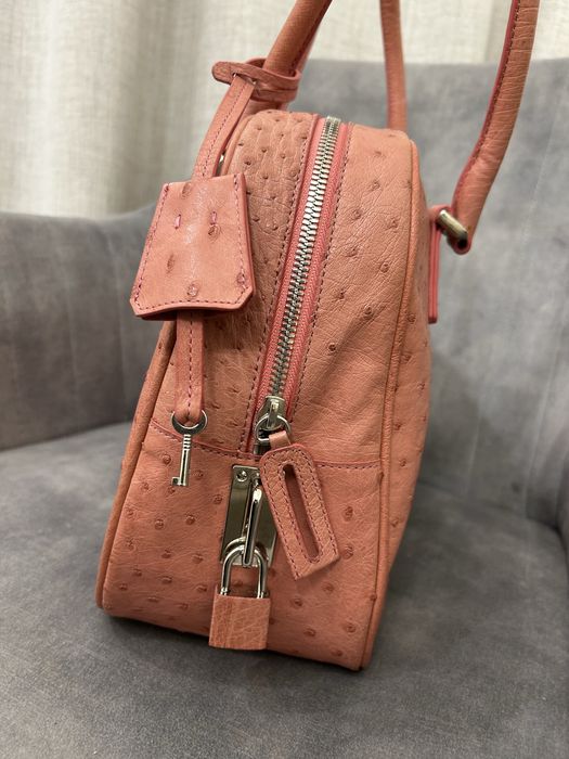 Продается сумка из натуральной кожи.