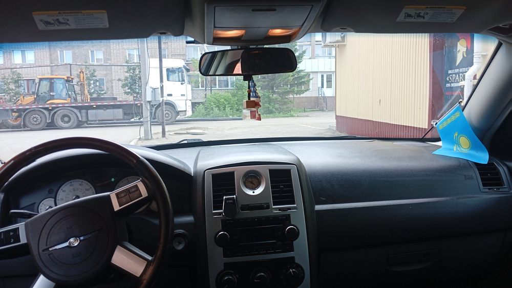 Крайслер 300с  пешите