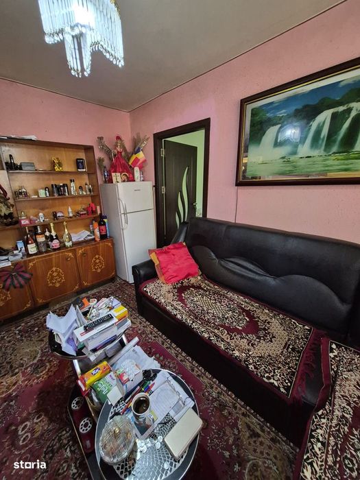 Apartament semidecomandat, et. 2/4, Valea Roșie -Piață, 63.000 Euro