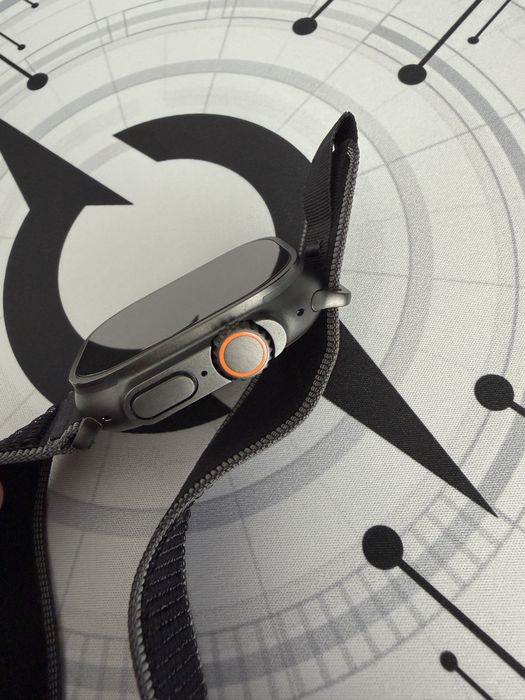 Apple Watch Ultra 3, GPS + Cellular, Carcasa Black Titanium 49mm, Black/Charcoal Trail Loop - M/L