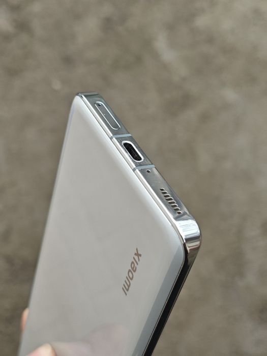 Flagman darajadagi Xiaomi 13 Pro sotiladi