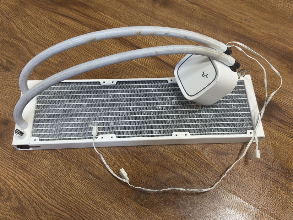 Водно охлаждане DeepCool 360mm AIO – бяло – радиатор + помпа