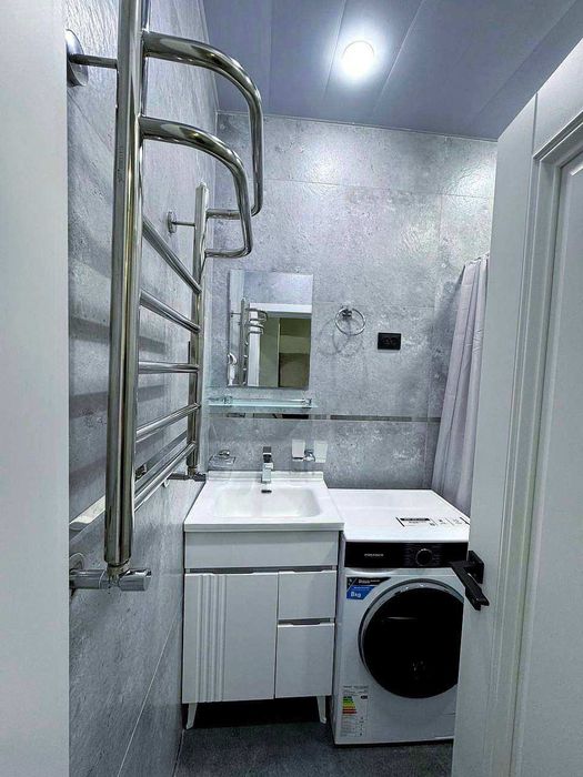 Mirobod Oybek metro yaqnida 2xonali kvartira ijaraga beriladi.