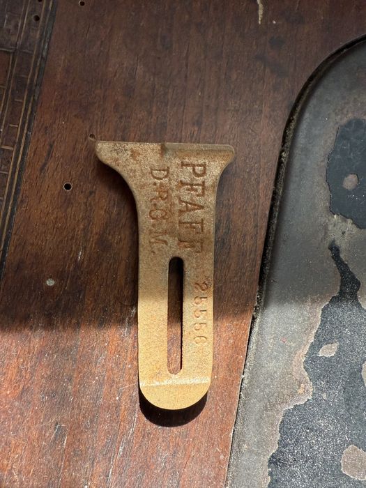 Masina de cusut pfaff