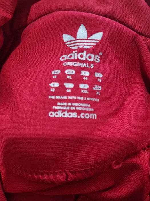 Jacheta adidas firma nou