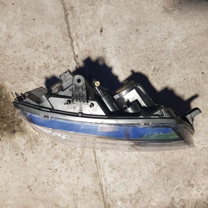 Far dreapta Logan 2017