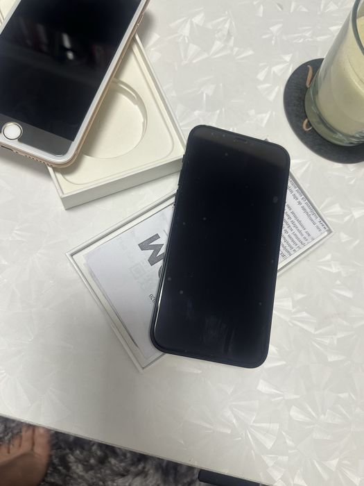Vand iphone 12 si 7plus