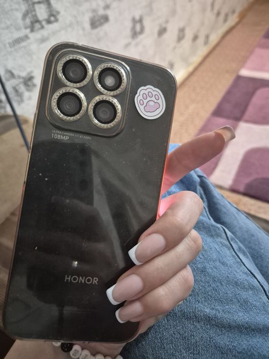 Продам 2 телефона.