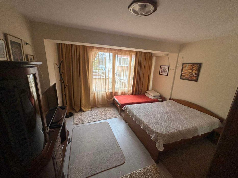 Дава се под наем Двустаен апартамент в Бургас, Център - 67 кв.м за 459 € - Снимка #2