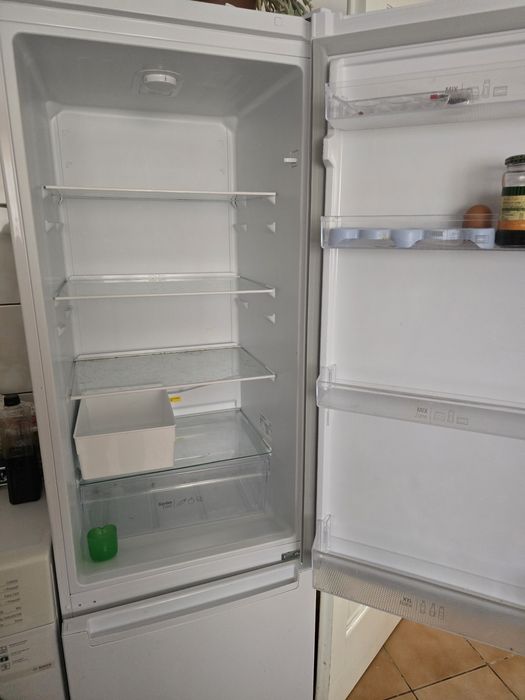 Vand frigider Arctic iesit de curand din garantie