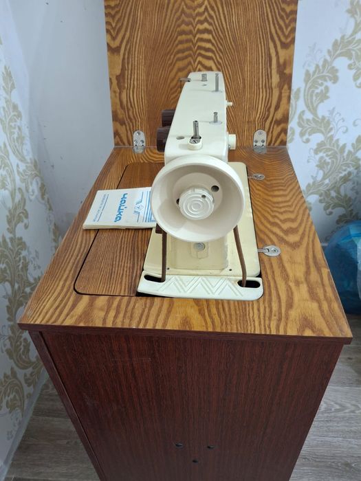 Продаётся швейная машина