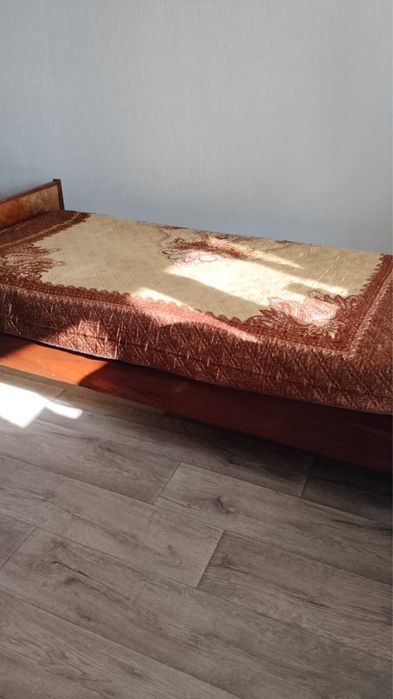 Продам кровать односпальную