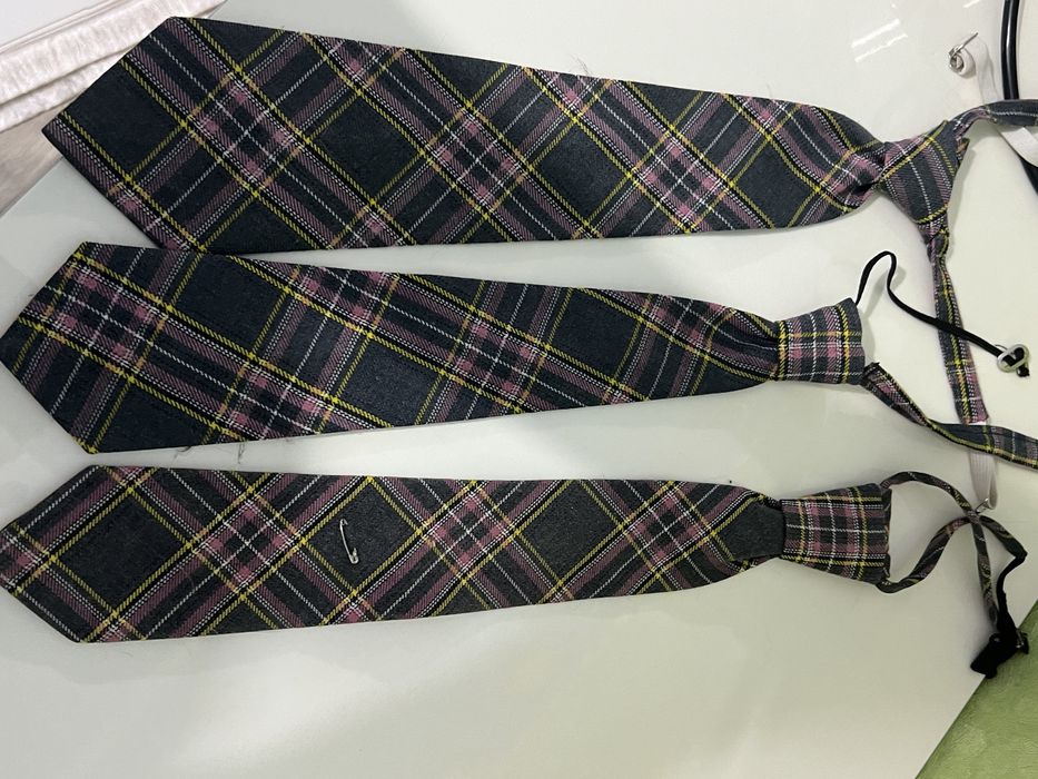 Продам школьные галстуки