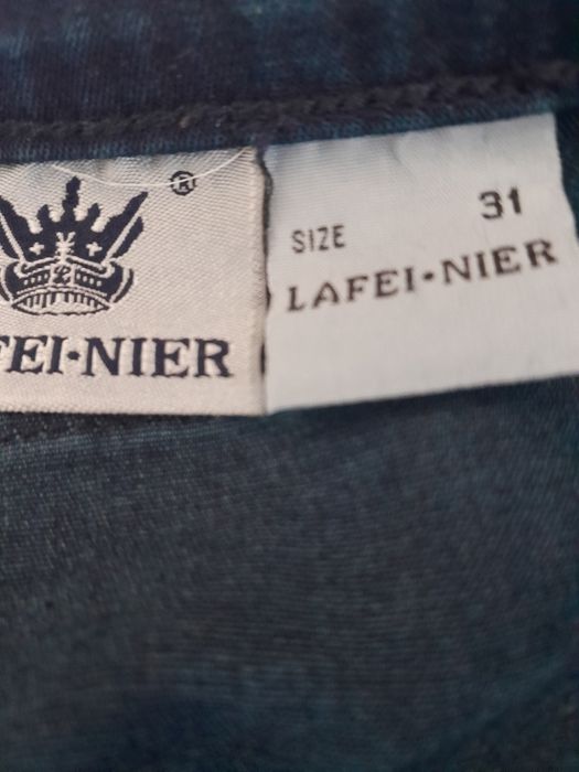 Женские джинсовые бриджи.