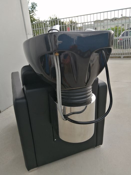 Unitate de spalare cu chiuveta neagra