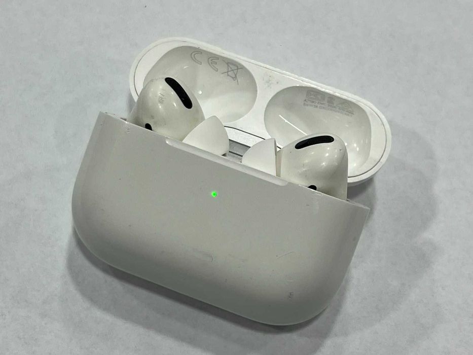 Apple AirPods Pro 2 (2nd Generation)
