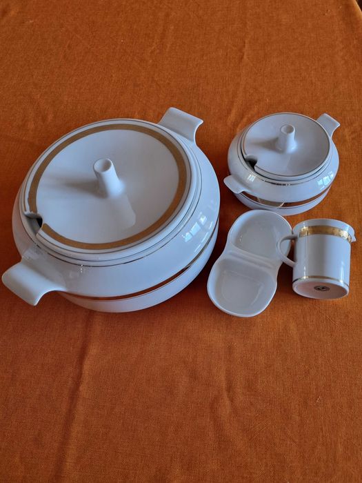 Стъклени и порцеланови сервизи