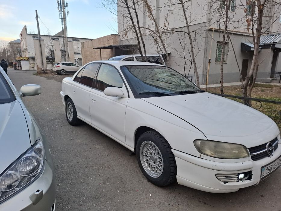 Продам Опель Омега срочно