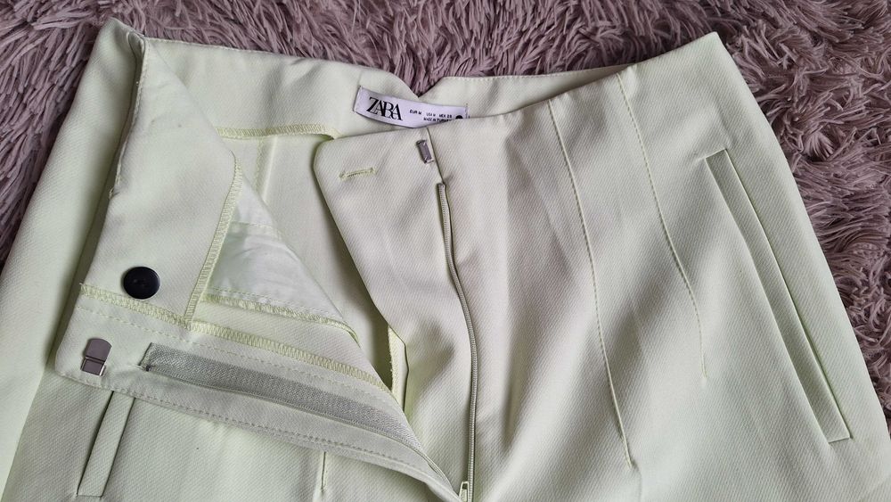 Продавам зелен панталон