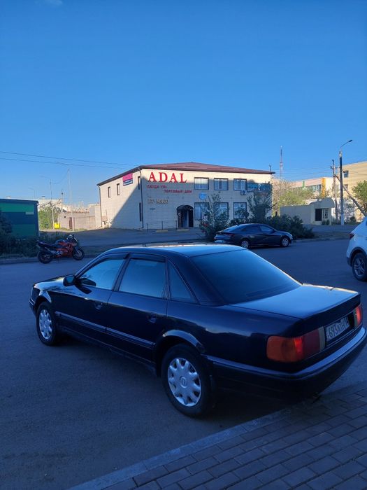 Продам  Audi 100