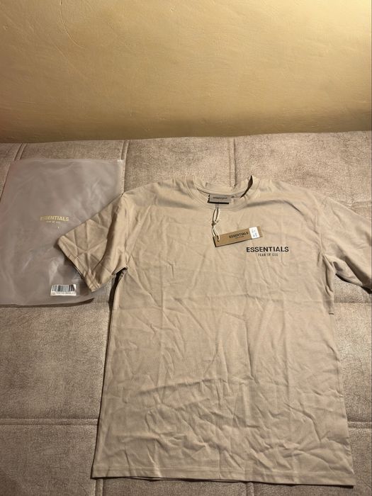 Tricou essentials