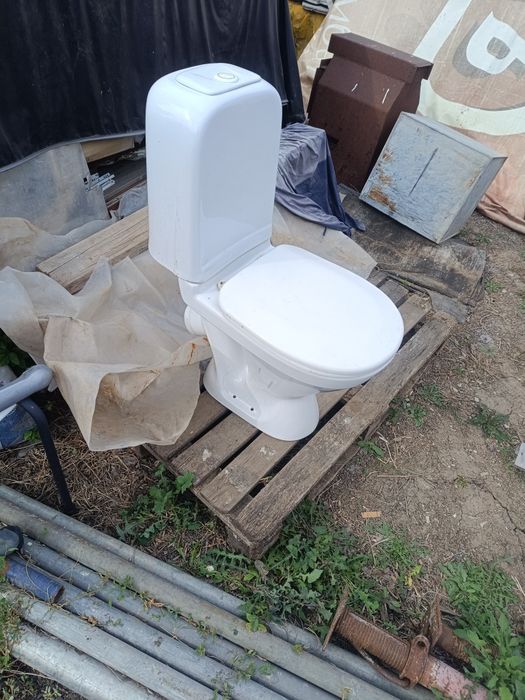 Продам унитаз б.у