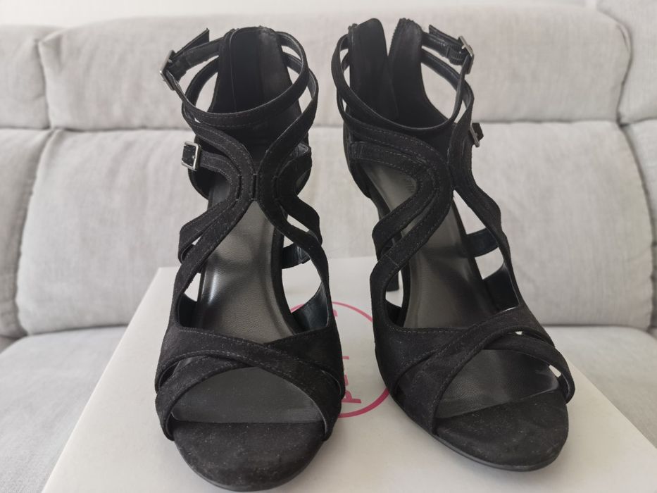 Дамски обувки от изкуствен велур