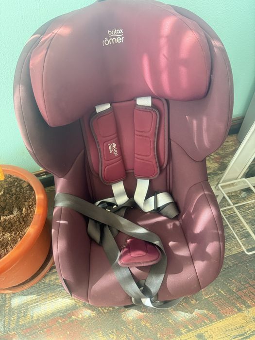Scaun auto cu isofix