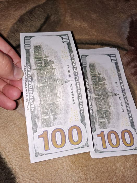 Продам по штучно сувенирные доллары (не настоящие)