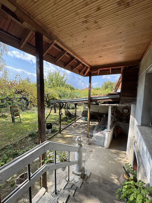 Продава къща в с. Долно Сахране, общ. Павел баня