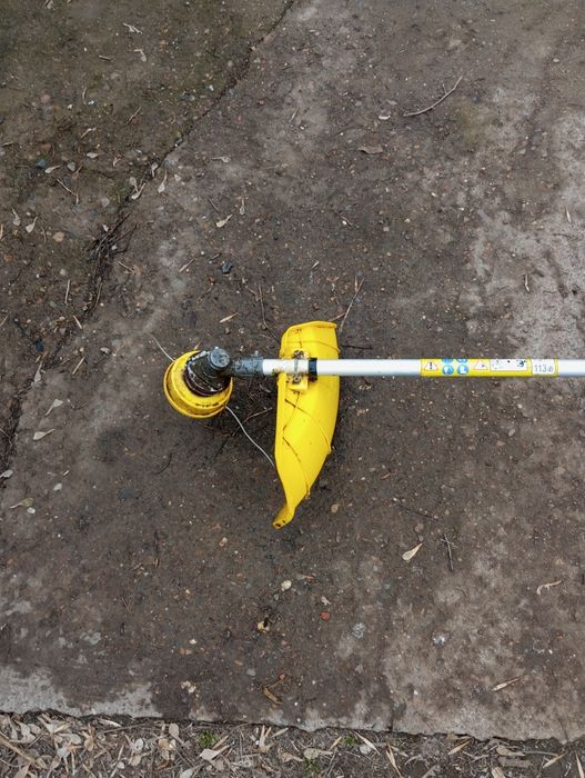 Продам триммер бензиновый