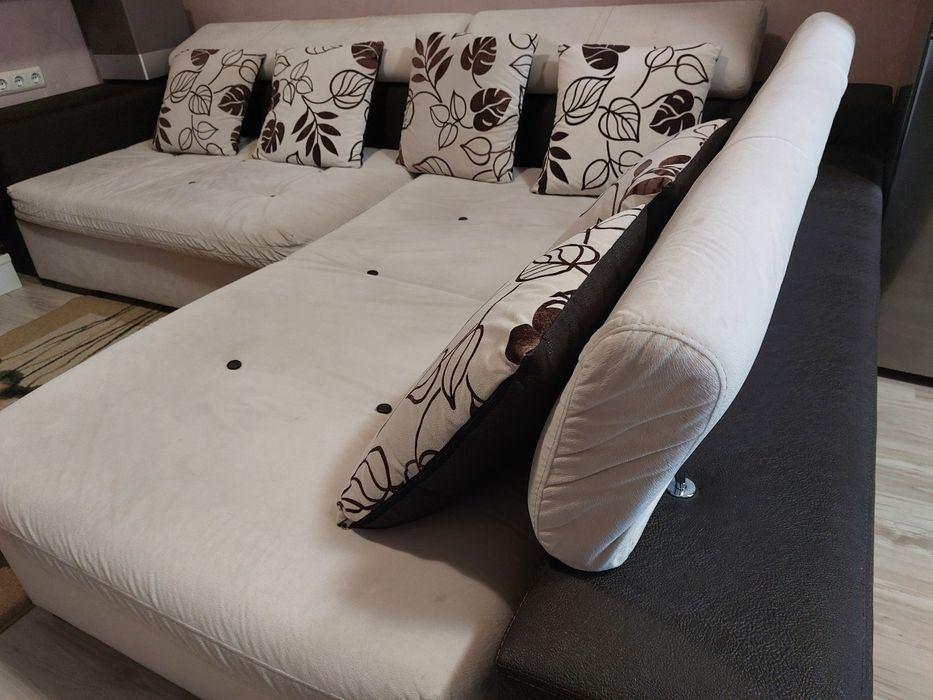 Ъглов ,разтегателен диван