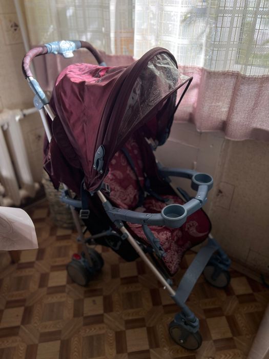 Коляска б/у цвет бордовый