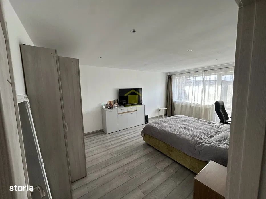 Apartament 3 camere, balcon, parcare subterana, etaj intermediar, Flor