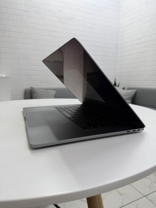 MacBook pro 15 [2019]