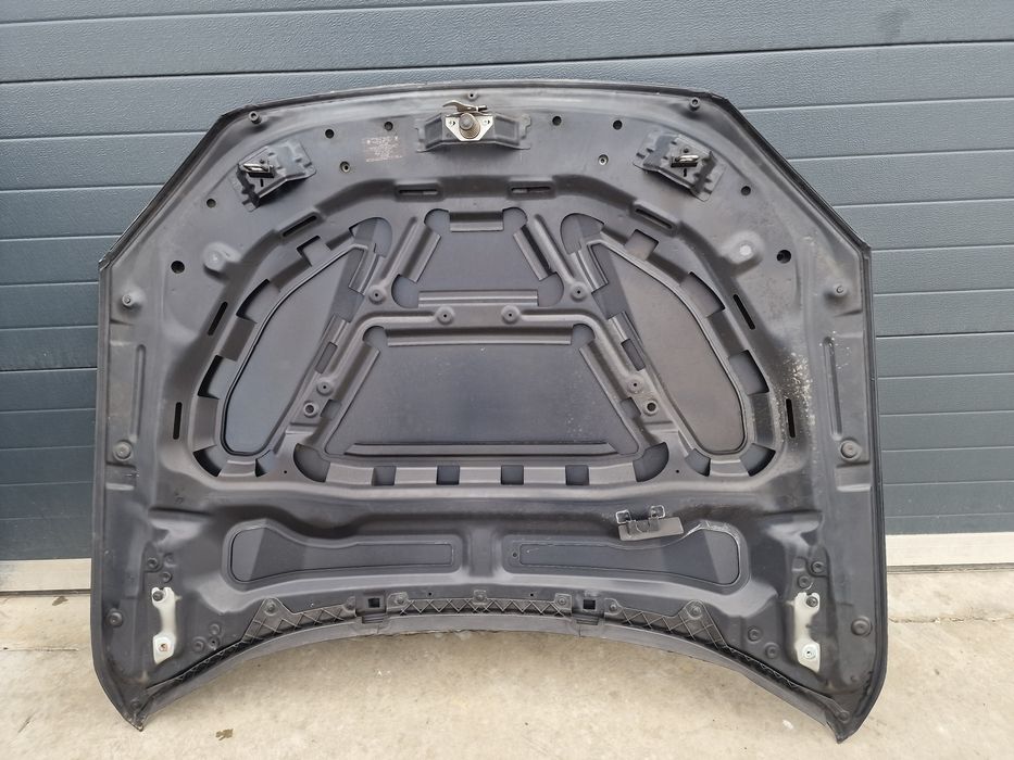 Capota motor fata bmw x1 e84 cu defect