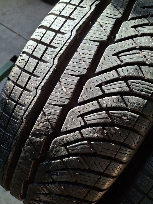 2 Anvelope  de iarnă 225 45 r18 Michelin
